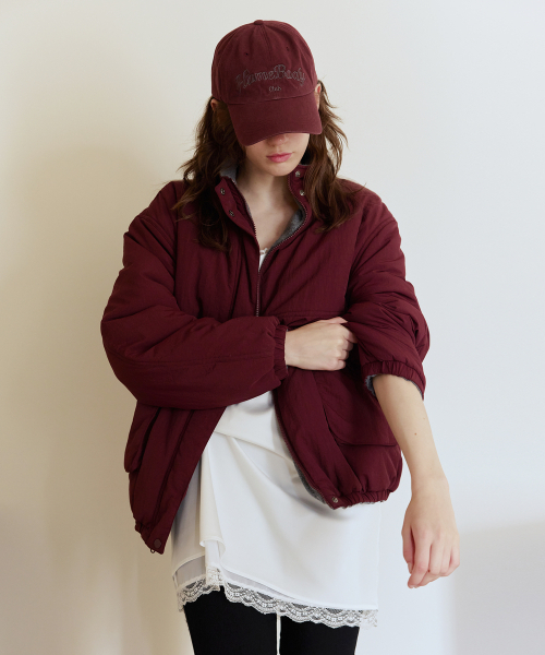 AFTERHOURS(アフターアワーズ)の「REVERSIBLE PADDED JUMPER (PLUM-CHARCOAL)(ダウンジャケット/コート・レディース・バーガンディー・FREE)」の3枚目の写真