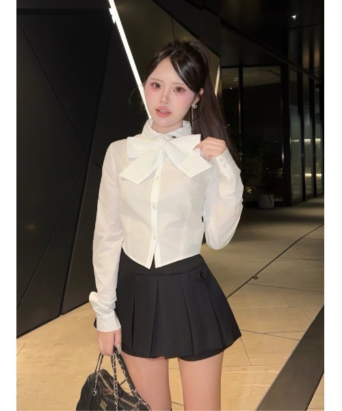 Darich(ダーリッチ)の「DDクラシカル2WAYリボンブラウス(シャツ/ブラウス・レディース・サックスブルー/ブラック/ホワイト・FREE)」の2枚目の写真