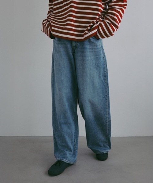 ETRE TOKYO(エトレトウキョウ)の「Levi's CINCH WIDE LEG(デニムパンツ・レディース・ブルー/ブラック/ライトブルー・25/27/26)」の3枚目の写真