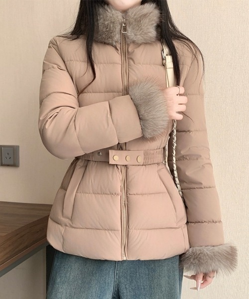 Ritzy(リッツィー)の「ボアトリムベルト中綿コート(その他アウター・レディース・ベージュ/ホワイト/ブラック/カーキ/モカ・M)」の4枚目の写真