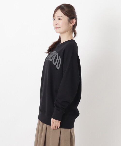 one'sterrace(ワンズテラス)の「コットンミニ裏毛ロゴプルオーバー(スウェット・レディース・グレー系4/ネイビー系5/アイボリー系8/ブラック系8・02)」の6枚目の写真