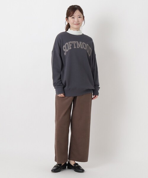 one'sterrace(ワンズテラス)の「コットンミニ裏毛ロゴプルオーバー(スウェット・レディース・グレー系4/ネイビー系5/アイボリー系8/ブラック系8・02)」の17枚目の写真