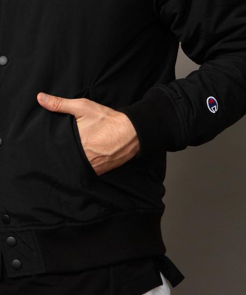 Champion（チャンピオン）の「【別注】 ＜Champion（チャンピオン）＞ ∴ SNAP JKT/アウター◆（ナイロンジャケット・メンズ・ブラック/ダークグリーン・SMALL/MEDIUM/LARGE）」の4枚目の写真