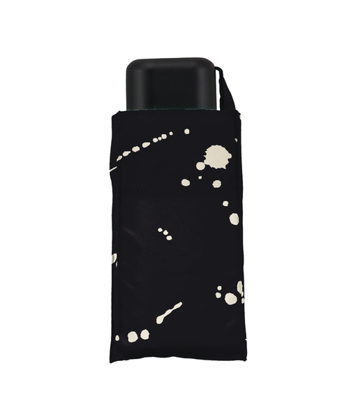 KiU(キウ)の「タイニーアンブレラ【1】(折りたたみ傘・レディース・グリーン/ブラック系その他/オフホワイト/ブラック/ホワイト系その他/ネイビー/ドット/ブルー系その他/カラフル/ホワイト×ブラック/アーミー/ブラック系その他4/ブラックミックス/マルチ/グレー系カモフラージュ/インディゴブルー/ブラック系その他2/ブラック×ホワイト/ブルー系その他2/ホワイト系その他2・FREE)」の8枚目の写真