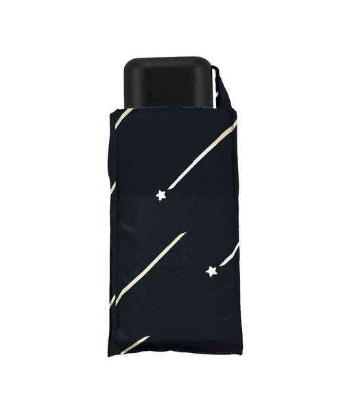 KiU(キウ)の「タイニーアンブレラ【1】(折りたたみ傘・レディース・グリーン/ブラック系その他/オフホワイト/ブラック/ホワイト系その他/ネイビー/ドット/ブルー系その他/カラフル/ホワイト×ブラック/アーミー/ブラック系その他4/ブラックミックス/マルチ/グレー系カモフラージュ/インディゴブルー/ブラック系その他2/ブラック×ホワイト/ブルー系その他2/ホワイト系その他2・FREE)」の11枚目の写真