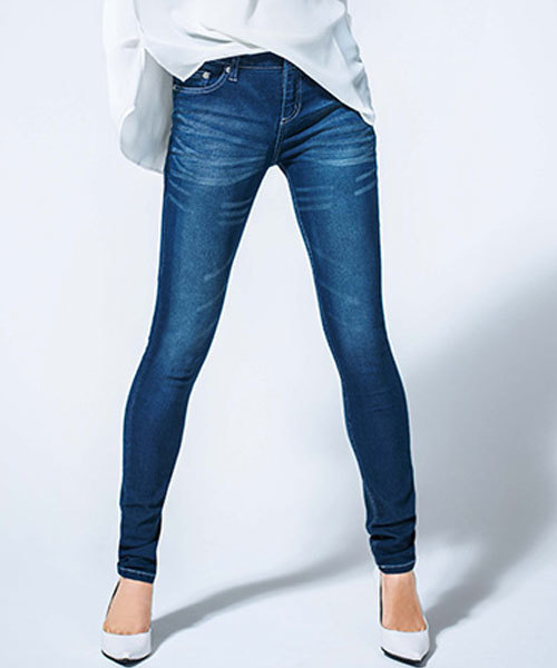 GeeRA（ジーラ）の「美ラインストレッチスキニーデニムパンツ（デニムパンツ・レディース・ブラック系その他/ネイビー/ブラック/ダークインディゴブルー/ダークネイビー/インディゴブルー・58/64/70/61/67/73）」の5枚目の写真