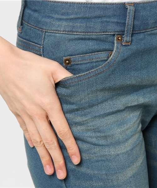 GeeRA（ジーラ）の「美ラインストレッチスキニーデニムパンツ（デニムパンツ・レディース・ブラック系その他/ネイビー/ブラック/ダークインディゴブルー/ダークネイビー/インディゴブルー・58/64/70/61/67/73）」の12枚目の写真