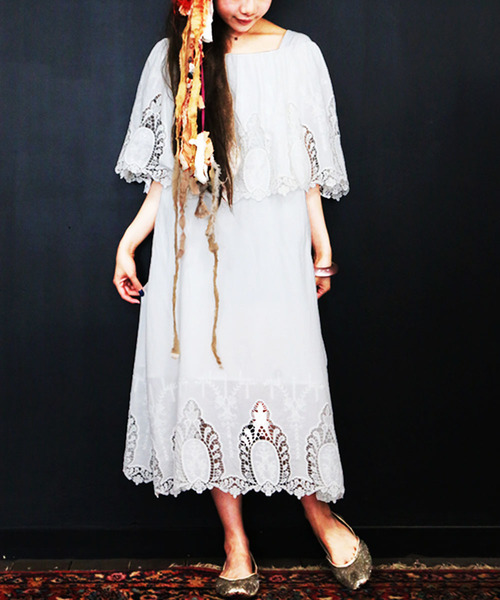 Somari ソマリ の 贅沢お洒落な特別感 Somariオフショル風刺繍デザインワンピース ワンピース Wear