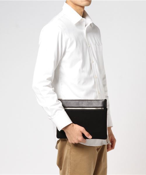 SHIPS(シップス)の「SC: フェイク スエード クラッチ(クラッチバッグ・メンズ・ブラック/ネイビー/ブラウン・ONE SIZE)」の8枚目の写真