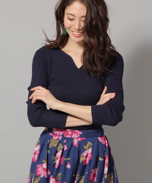 Andemiu（アンデミュウ）の「ハートネックワイドリブプルオーバー788824（ニット/セーター・レディース・イエロー/グリーン/ネイビー/ホワイト/ライトグレー・FREE）」の4枚目の写真