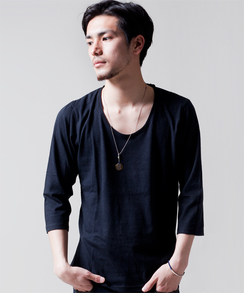 NANO universe（ナノユニバース）の「プレミアムスウィートU-neckTee7/S（Tシャツ/カットソー・メンズ・ホワイト/トップグレー/チャコール/ラベンダー/スモークピンク/ライトパープル/パープル/ターコイズブルー/ネイビー/グリーン/ベージュ/オリーブ/マスタード/ボルドー/オレンジ/ダークグレー/ブラック・38/40/42）」の3枚目の写真