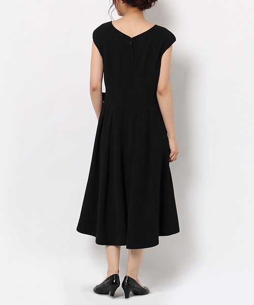 Rose Tiara（ローズティアラ）の「カシュクール風フレアワンピース（ドレス・レディース・ブラック/ベージュ・46/40/42/38）」の4枚目の写真