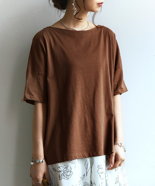 and it_（アンドイット）の「もちもちストレッチビッグシルエットカットソー（Tシャツ/カットソー・レディース・ホワイト×ブルー/グリーン/ブラック/ホワイト×ブラック/オフホワイト/ネイビー/ラベンダー/ホワイト×ネイビー/杢グレー/カーキ/チャコール/モカ/ブルーグリーン/ブラウン/スモークピンク/ブルー/ライトブラウン/ライトグリーン/ピンク系/ホワイト系/ブラウン系/グリーン系/ホワイト系その他・MEDIUM/LARGE）」の11枚目の写真