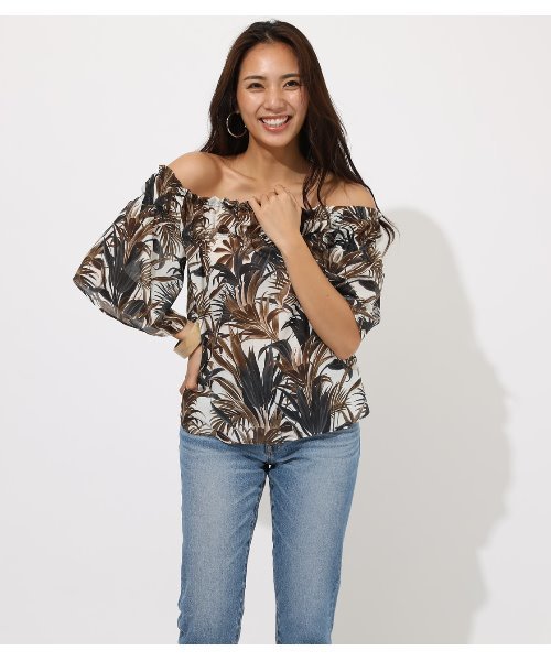 セール Off Shoulder Flower Leaf Top オフショルダーフラワーリーフトップス シャツ ブラウス Azul By Moussy アズールバイマウジー のファッション通販 Zozotown