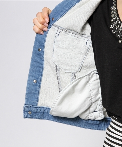 MOUSSY（マウジー）の「SHORT FF DENIM JK（デニムジャケット・レディース・ライトブルー/ブルー・1/2）」の10枚目の写真