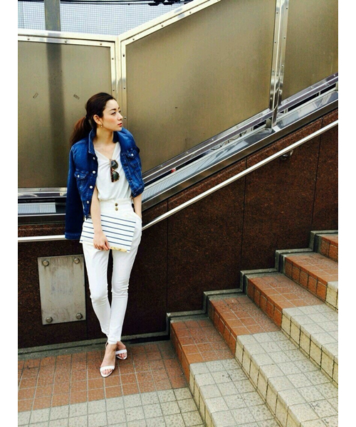 MOUSSY（マウジー）の「SHORT FF DENIM JK（デニムジャケット・レディース・ライトブルー/ブルー・1/2）」の14枚目の写真