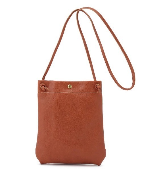 IL BISONTE(イルビゾンテ)の「IL BISONTE / ショルダーバッグ(ショルダーバッグ・レディース・ブラック/ダークブラウン/グレー/レッド/オリーブ/グリーン/ライトブラウン/ナチュラル/レンガ/オレンジ/ネイビー・FREE)」の10枚目の写真