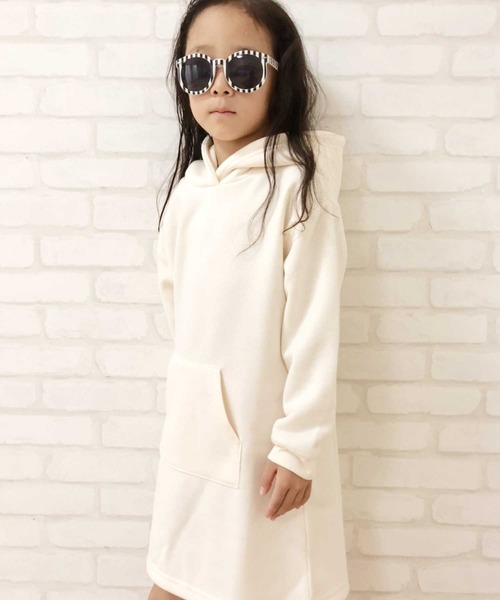 THE CASUAL（カジュアル）の「パイル起毛無地パーカーワンピース キッズ（ワンピース・キッズ・杢グレー/アイボリー/ブラック・160/150/120/130/140）」の6枚目の写真