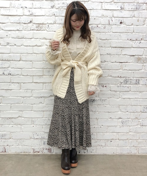 one after another NICE CLAUP（ワンアフターアナザーナイスクラップ）の「【Web限定】ブラウス＋スカート+ベルト+カチューシャ（4点セット）（ワンピース・レディース・オフホワイト/ベージュ・FREE）」の11枚目の写真