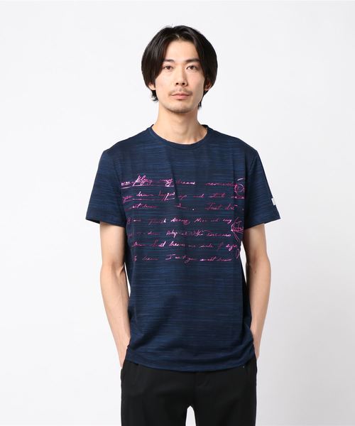 Desigual（デシグアル）の「ピンクカリグラフィテキスト入りブルーTシャツ（Tシャツ/カットソー・メンズ・ブルー・L/2L/3L/S/M）」の4枚目の写真