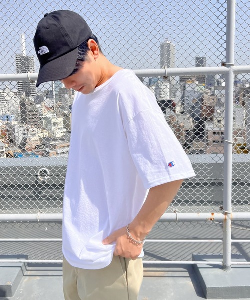 Champion(チャンピオン)の「【Champion Authentic T-SHIRTS】チャンピオン オーバーサイズ コットン 無地 1/2スリーブ 半袖 Tシャツ(Tシャツ/カットソー・メンズ・ホワイト/ブラック/ネイビー/杢グレー/ダークグリーン/マルーン/パープル/サンドベージュ/ライトブルー/チャコールグレー/アッシュグレー・S/M/L/XL)」の19枚目の写真