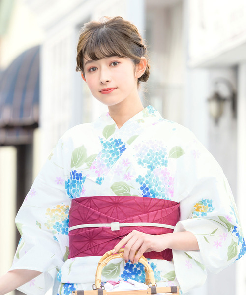 bonheur saisons（ボヌールセゾン）の「選べるレディース浴衣2点セット （浴衣＋帯）「bonheur saisons/ボヌールセゾン」（浴衣・レディース・ホワイト系その他/ブルー系その他/ホワイト系その他2/ホワイト系その他3/ホワイト系その他4/ホワイト系その他5/ホワイト系その他6/ホワイト系その他7・FREE）」の2枚目の写真