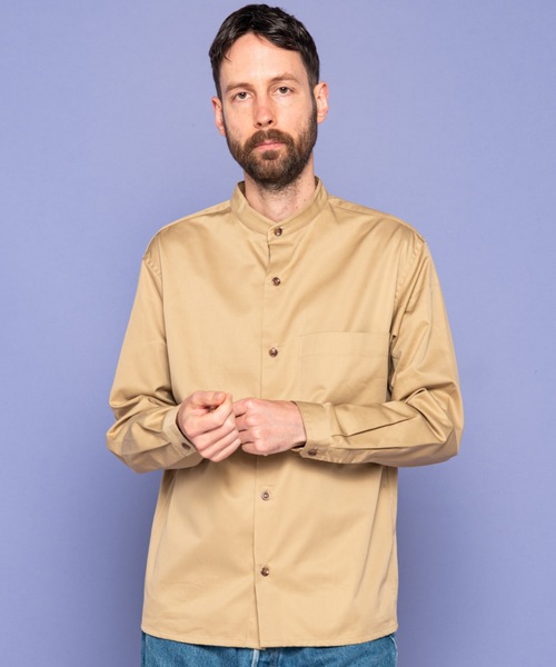 MR.OLIVE(ミスターオリーブ)の「BRITISH TWILL / バンドカラーシャツ(スタンドカラーシャツ)(シャツ/ブラウス・メンズ・ブラック/ベージュ・LARGE/MEDIUM/SMALL)」の2枚目の写真