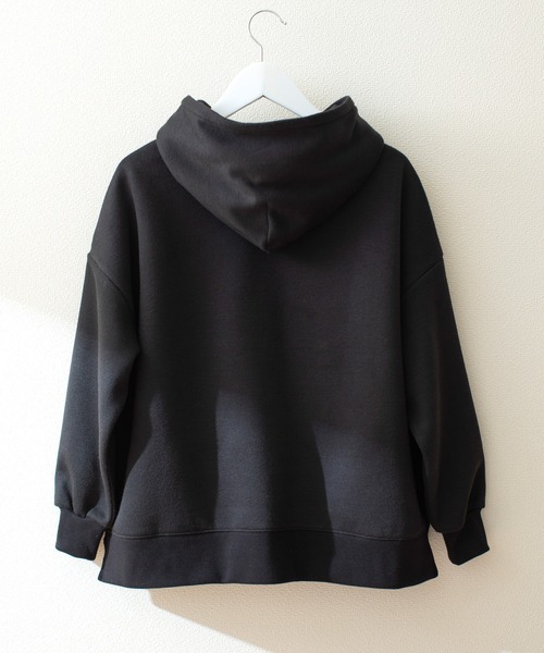 classicalelf（クラシカルエルフ）の「キッズ ビッグシルエットプルオーバーパーカー(長袖)（パーカー・キッズ・ブラック/ベージュ/グレー/モカ/ライトカーキ・130/140/150）」の11枚目の写真