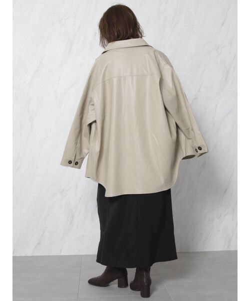 dazzlin（ダズリン）の「レザーライクCPO【WEB限定】（テーラードジャケット・レディース・ブラック/ベージュ/モカ・FREE）」の14枚目の写真