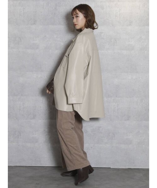 dazzlin（ダズリン）の「レザーライクCPO【WEB限定】（テーラードジャケット・レディース・ブラック/ベージュ/モカ・FREE）」の22枚目の写真