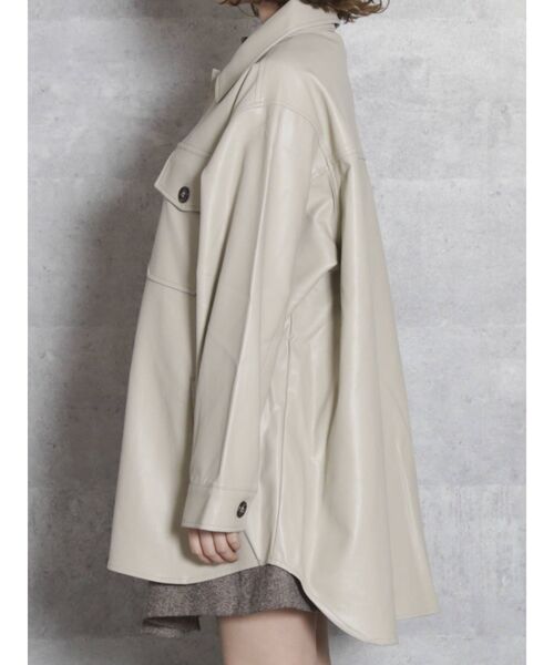 dazzlin（ダズリン）の「レザーライクCPO【WEB限定】（テーラードジャケット・レディース・ブラック/ベージュ/モカ・FREE）」の5枚目の写真