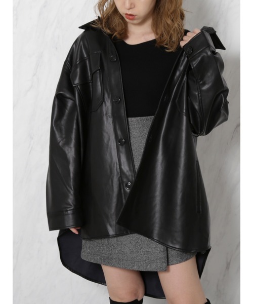 dazzlin（ダズリン）の「レザーライクCPO【WEB限定】（テーラードジャケット・レディース・ブラック/ベージュ/モカ・FREE）」の2枚目の写真