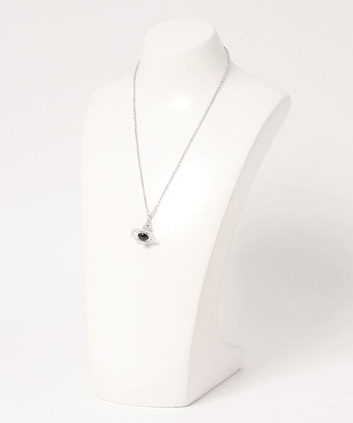 Vivienne Westwood(ヴィヴィアンウエストウッド)の「63020224/NEW TINY ORB PENDANT(ネックレス・レディース・シルバー/グリーン・FREE)」の4枚目の写真