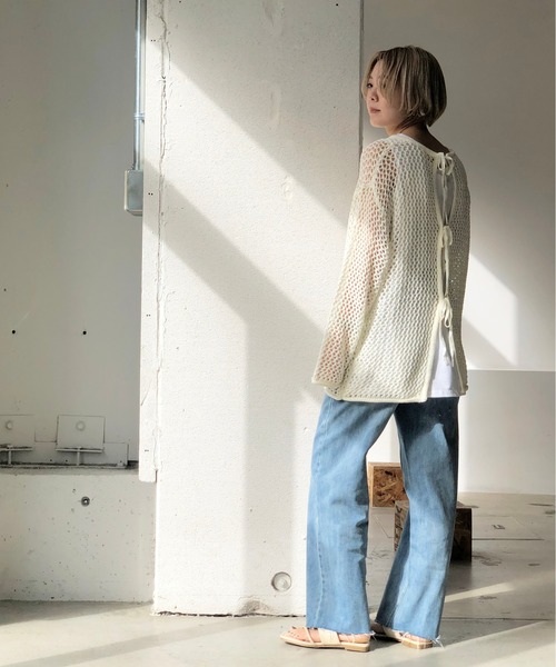 notch.（ノッチ）の「透かし編みバックリボンプルオーバー（ニット/セーター・レディース・オフホワイト/ベージュ/オレンジ/ブラック・M）」の6枚目の写真