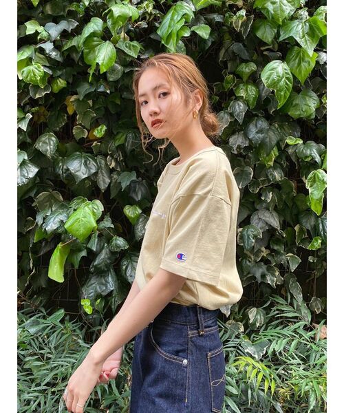 Champion（チャンピオン）の「Champion別注 ビックシルエットショートTee（Tシャツ/カットソー・レディース・ブラック/ベージュ/オフホワイト・FREE）」の11枚目の写真