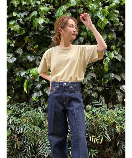 Champion（チャンピオン）の「Champion別注 ビックシルエットショートTee（Tシャツ/カットソー・レディース・ブラック/ベージュ/オフホワイト・FREE）」の4枚目の写真