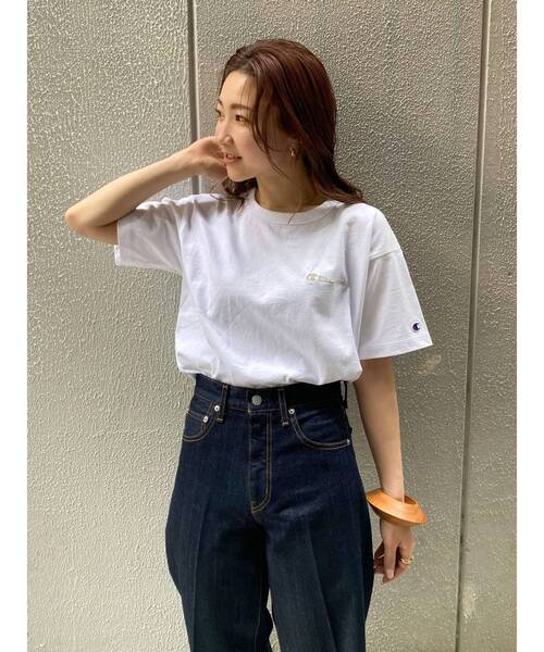 Champion（チャンピオン）の「Champion別注 ビックシルエットショートTee（Tシャツ/カットソー・レディース・ブラック/ベージュ/オフホワイト・FREE）」の6枚目の写真