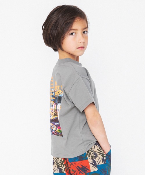 RADCHAP（ラッドチャップ）の「バックグラフィック半袖Tシャツ（Tシャツ/カットソー・キッズ・ブラック/ベージュ/グレー・90cm/110cm/100cm/120cm/130cm/140cm/150cm）」の2枚目の写真