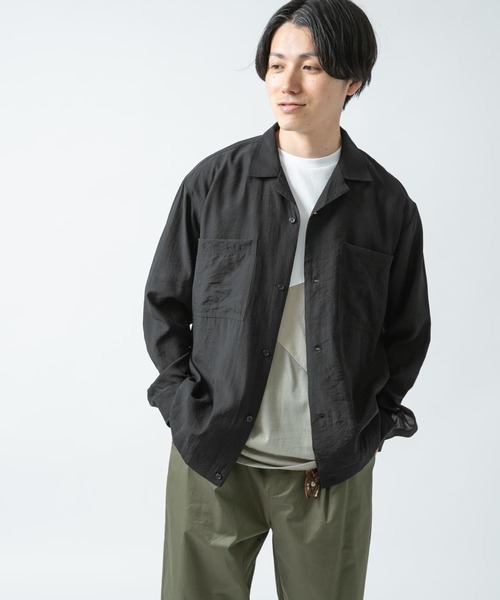 ITEMS URBANRESEARCH（アイテムズ アーバンリサーチ）の「レーヨン混 両ポケオープンカラーシャツ（シャツ/ブラウス・メンズ・レッド/ブラック/ベージュ・MEDIUM/LARGE）」の2枚目の写真