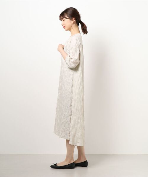 socolla（ソコラ）の「【socolla】7分袖ワッシャープリーツワンピース（ワンピース・レディース・ベージュ/オレンジ/グリーン・S/M）」の4枚目の写真