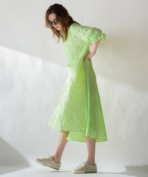 socolla（ソコラ）の「【socolla】7分袖ワッシャープリーツワンピース（ワンピース・レディース・ベージュ/オレンジ/グリーン・S/M）」の20枚目の写真