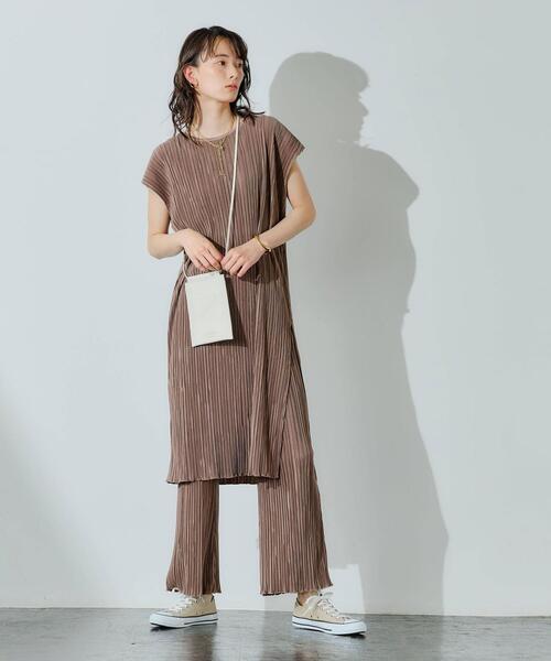 green label relaxing（グリーンレーベルリラクシング）の「別注[ ア・ラ・マルヴァ ]A.la Malva サコッシュ（ショルダーバッグ・レディース・ブラック/オフホワイト/イエロー/モカ・FREE）」の14枚目の写真