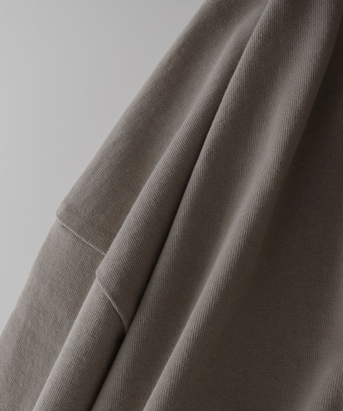 remer(リメール)の「loose basic long Tee/ルーズベーシックロンTee(Tシャツ/カットソー・メンズ・ホワイト/チャコールグレー/ライトグレー/ベージュ/カーキ/ブルーグレー/マスタード・SMALL/MEDIUM/LARGE)」の19枚目の写真