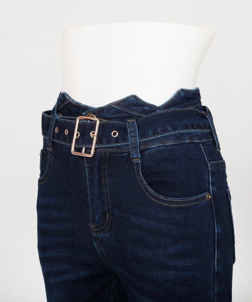 Julia Boutique(ジュリアブティック)の「ベルト付きハイウエストスキニーデニムパンツ/21123(デニムパンツ・レディース・ブラック/ネイビー・LL/3L/S/M/L)」の13枚目の写真