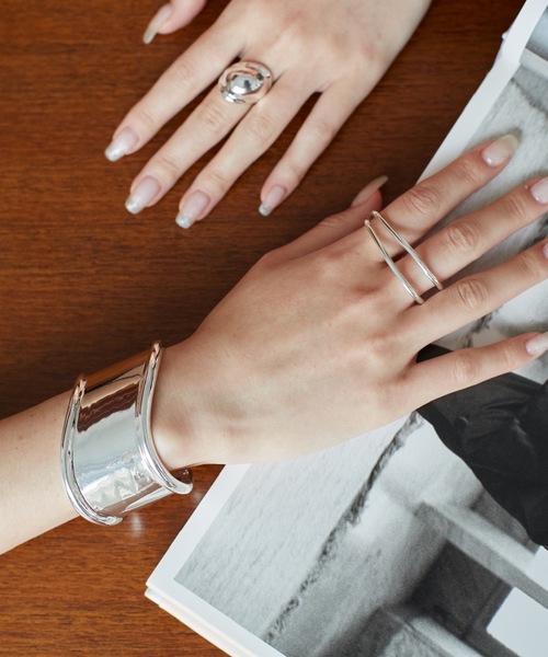 Nothing And Others（ナッシングアンドアザーズ）の「【Nothing And Others/ナッシングアンドアザーズ】ダブルラインバングル（バングル/リストバンド・レディース・シルバー・FREE）」の4枚目の写真