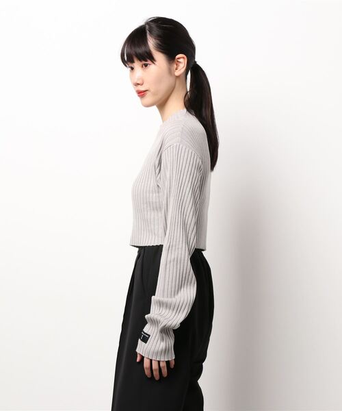 FIG&VIPER（フィグアンドバイパー）の「クロップドリブニットTOP（ニット/セーター・レディース・ホワイト/ブラック/グレー/ブルー・FREE）」の16枚目の写真