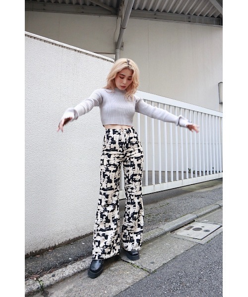 FIG&VIPER（フィグアンドバイパー）の「クロップドリブニットTOP（ニット/セーター・レディース・ホワイト/ブラック/グレー/ブルー・FREE）」の6枚目の写真