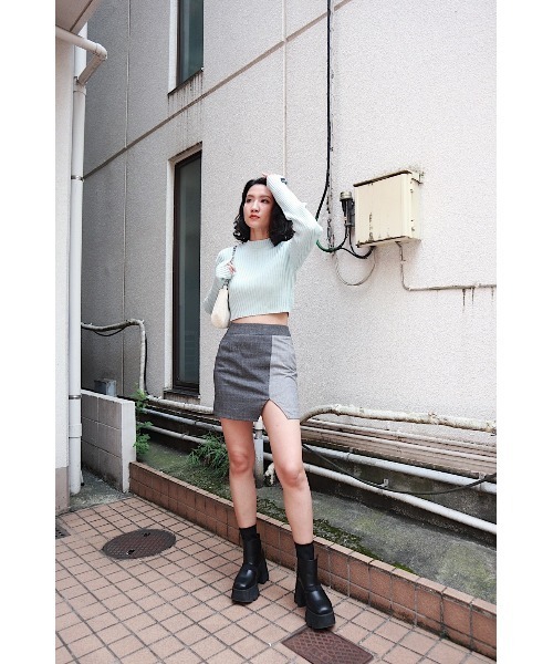 FIG&VIPER（フィグアンドバイパー）の「クロップドリブニットTOP（ニット/セーター・レディース・ホワイト/ブラック/グレー/ブルー・FREE）」の13枚目の写真