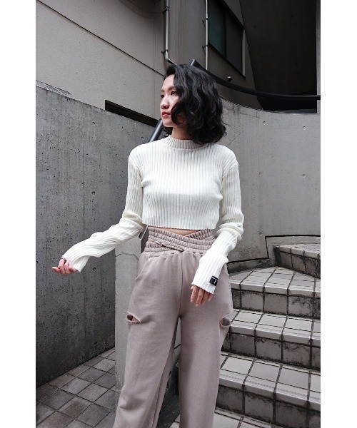 FIG&VIPER（フィグアンドバイパー）の「クロップドリブニットTOP（ニット/セーター・レディース・ホワイト/ブラック/グレー/ブルー・FREE）」の9枚目の写真