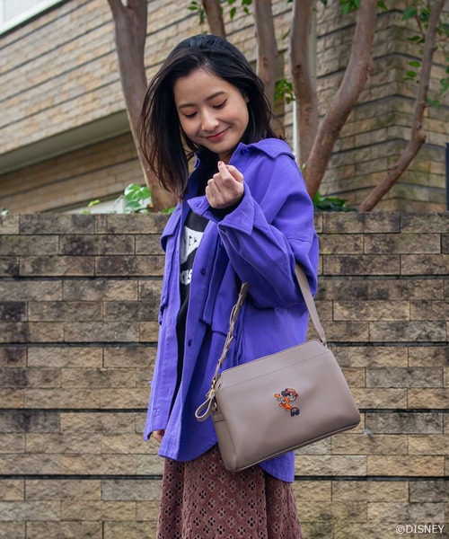 ミッキーマウスフェイス型パープルショルダーバッグ Loungefly Mickey Mouse Moulded Purple Bag | Disney Store